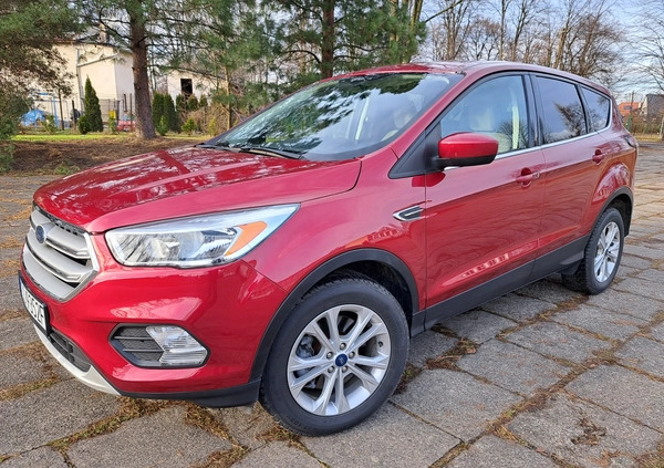 Ford Kuga cena 84000 przebieg: 71000, rok produkcji 2019 z Brzeszcze małe 301